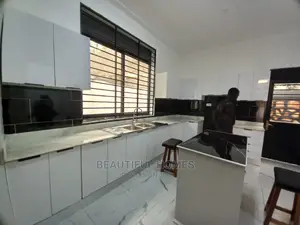 Furnished 6bdrm House in Kira First Class for Sale