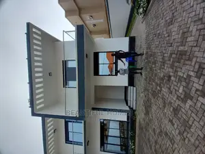 Furnished 6bdrm Mansion in Kira Corporate for Sale
