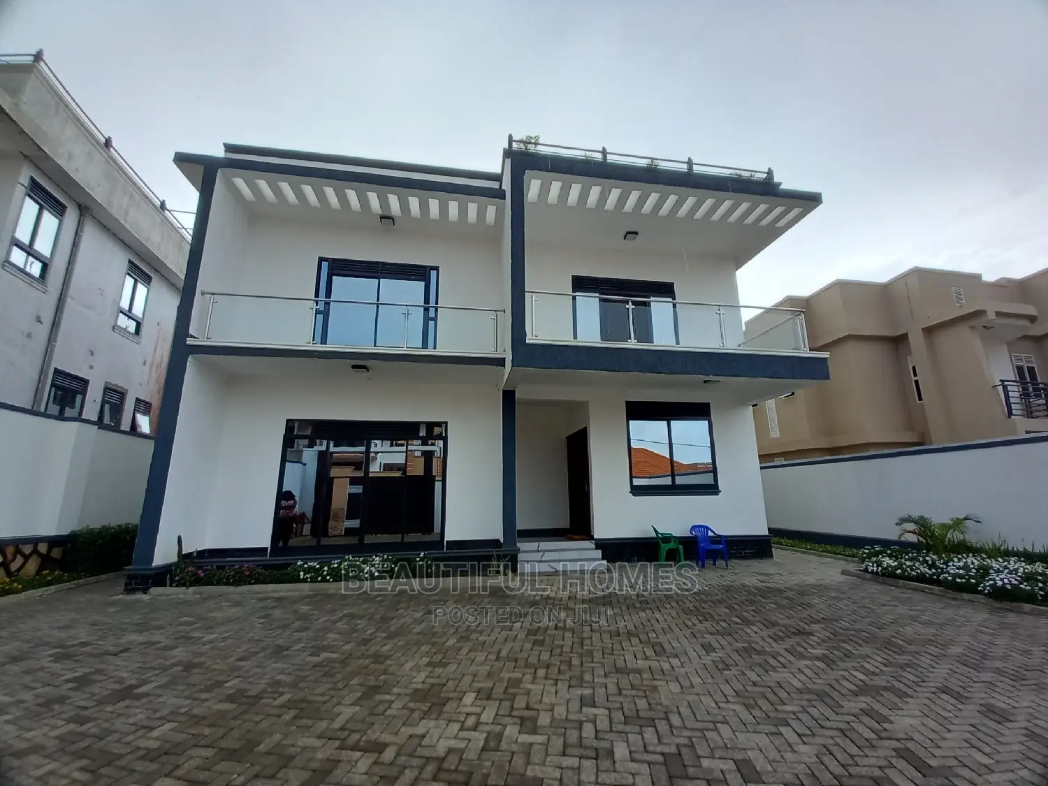Furnished 6bdrm Mansion in Kira Diplomat for Sale