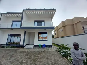 Furnished 6bdrm Mansion in Kira Diplomat for Sale