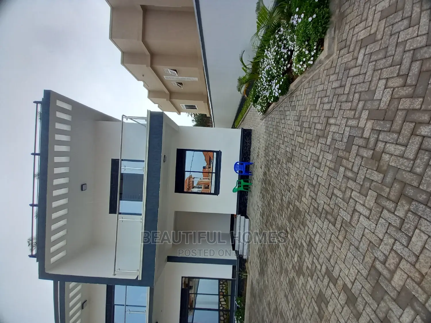 Furnished 6bdrm Mansion in Kira Diplomat for Sale