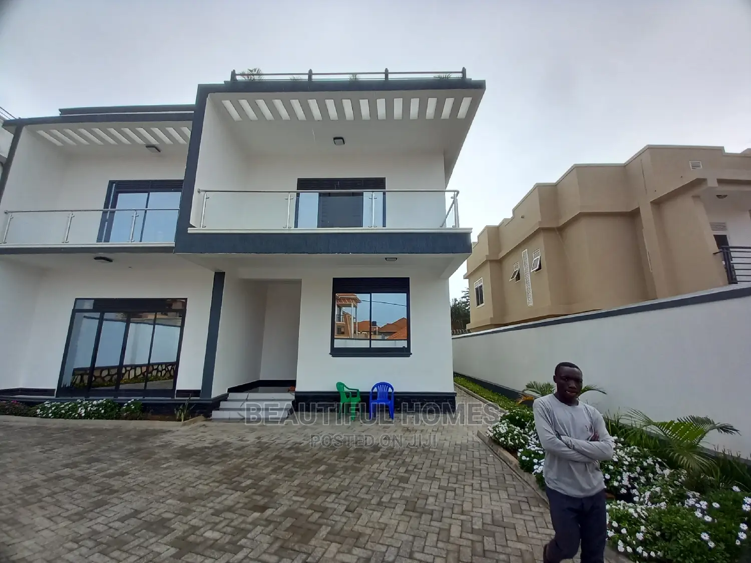 Furnished 6bdrm Mansion in Kira Classy Estate for Sale