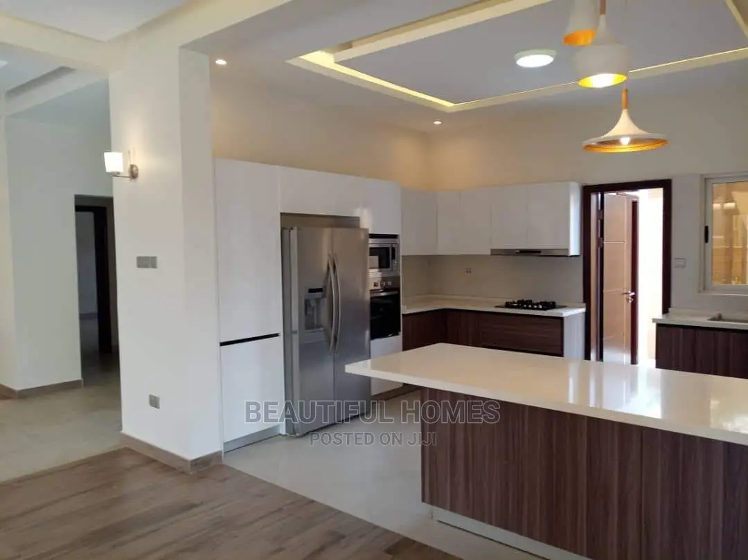 Furnished 6bdrm Mansion in Kira Classy Estate for Sale