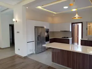 Furnished 6bdrm Mansion in Kira Classy Estate for Sale