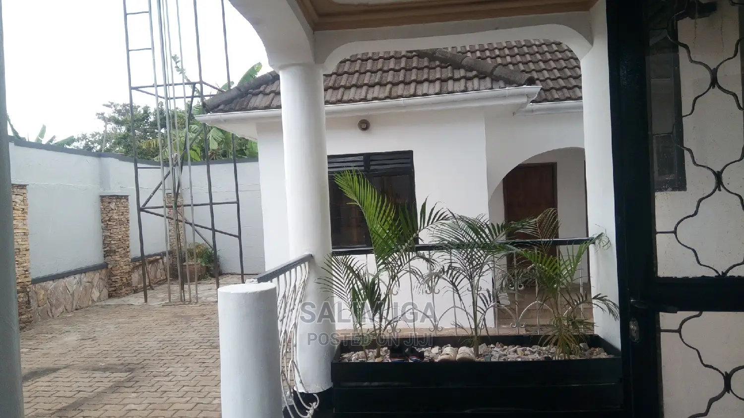 Furnished 4bdrm Duplex in Kololo Property, Central Division for Rent