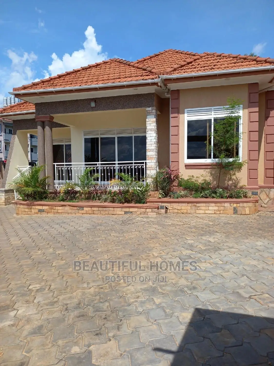 Furnished 4bdrm House in Kira Posh for Sale
