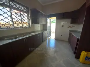 Furnished 4bdrm Bungalow in Kira Tarmacked for Sale
