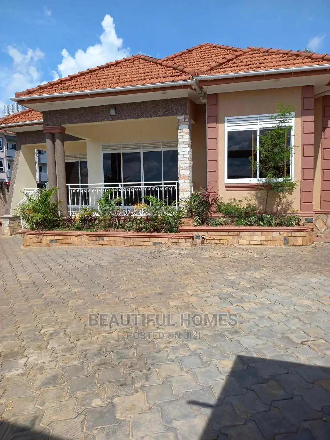 Furnished 4bdrm Bungalow in Kira Tarmacked for Sale