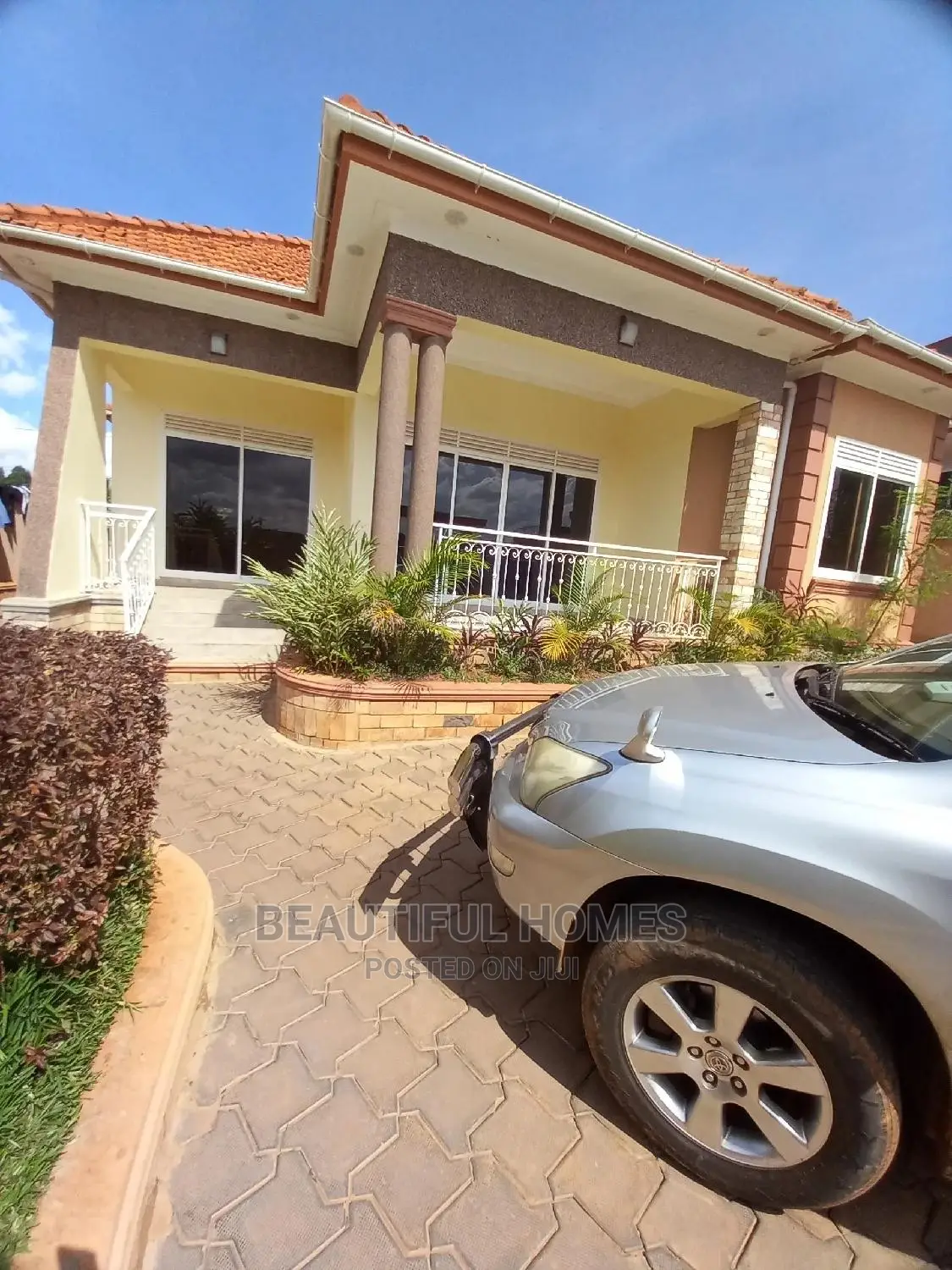 Furnished 4bdrm House in Kira Tarmack Access for Sale