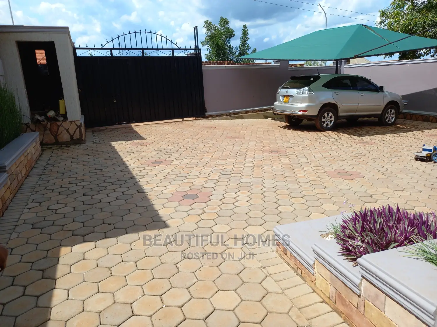 Furnished 4bdrm House in Kira Nakwero for Sale
