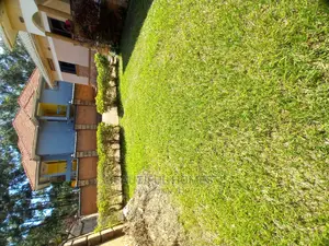 Furnished 4bdrm Bungalow in Kira Corporate for Sale