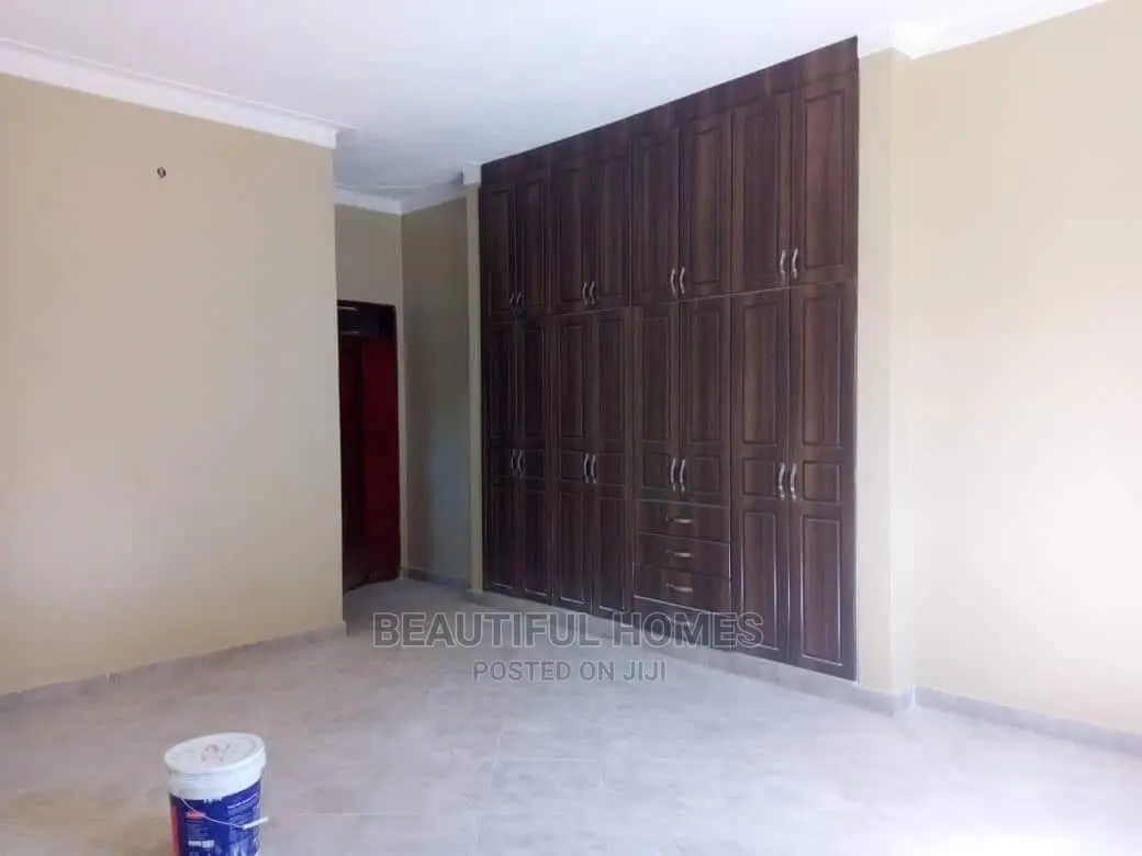 Furnished 4bdrm House in Kira Executive for Sale