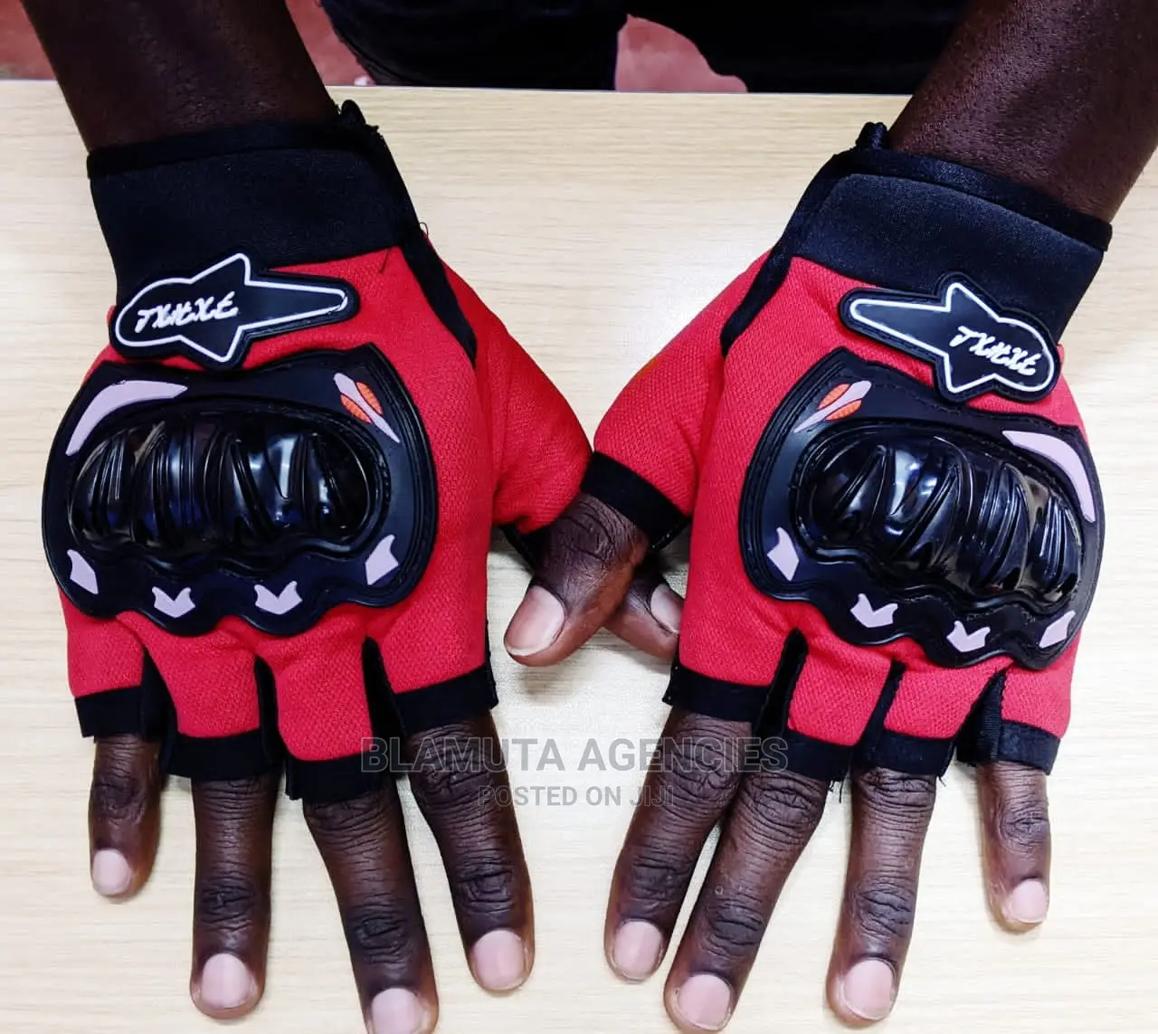 Rider's Gloves ( Half Fingers Riding Gloves