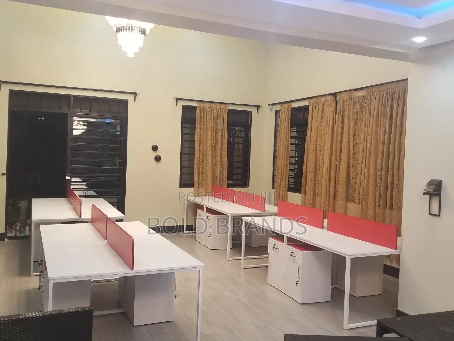 Office Workstations / Staff Desks