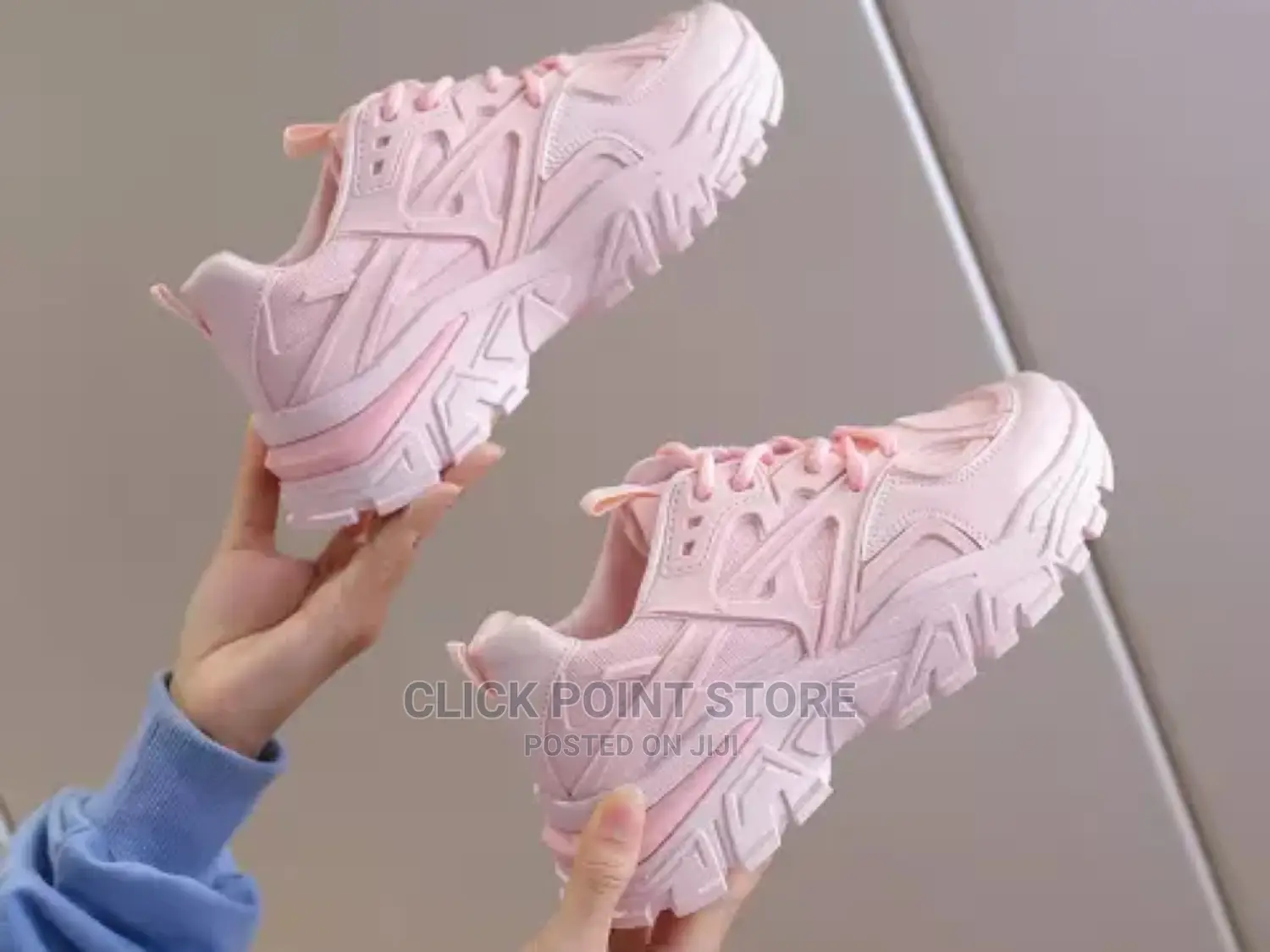 Ladies Fashion Sneakers / Ladies Shoes.
