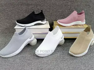 Ladies Sneaker Shoes / Classic Ladies Sneakers.