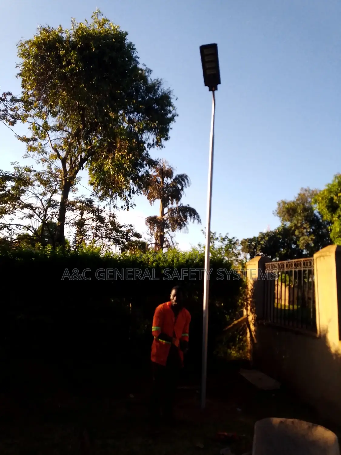 Solar Security Street Light 200w With Standpole Darkfighter