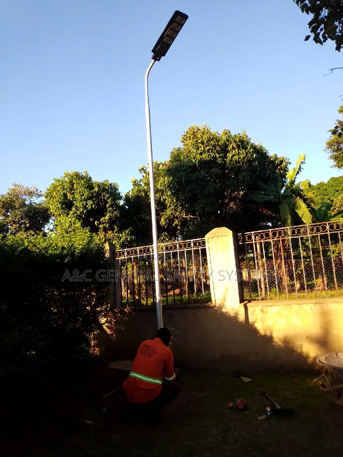 Solar Security Street Light 200w With Standpole Darkfighter