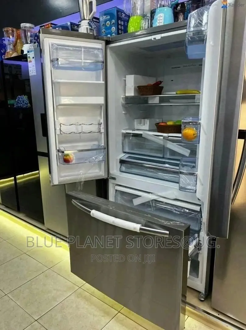 Hisense 697litres French Doors/Drawer Fridge + a Dispenser