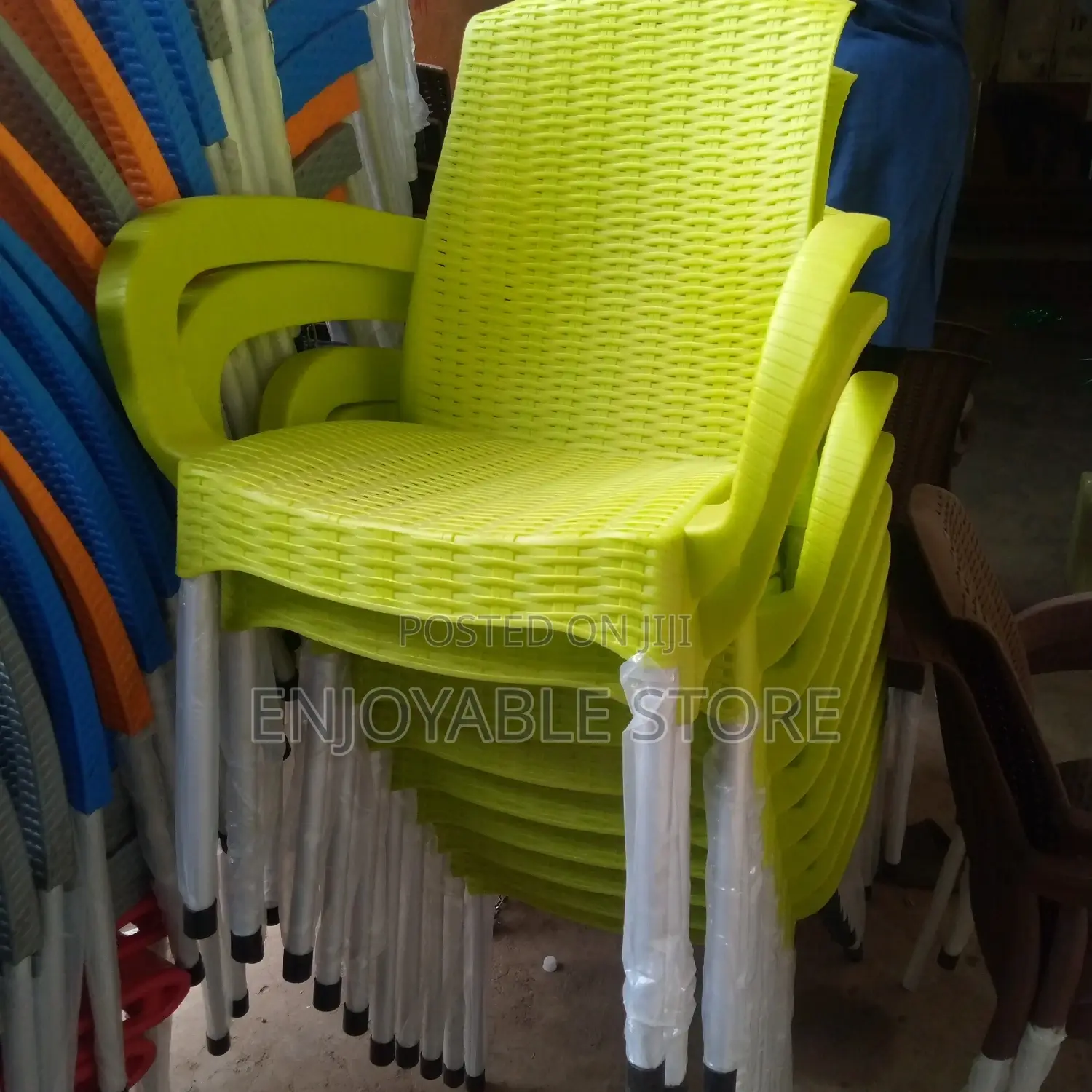 Plastic Chairs Plastic Chairs