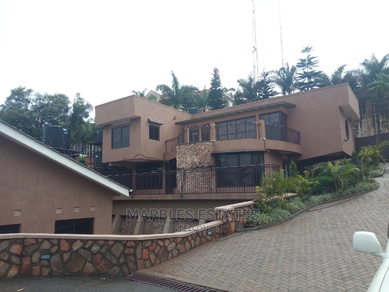 9bdrm House in Kololo, Central Division for Rent