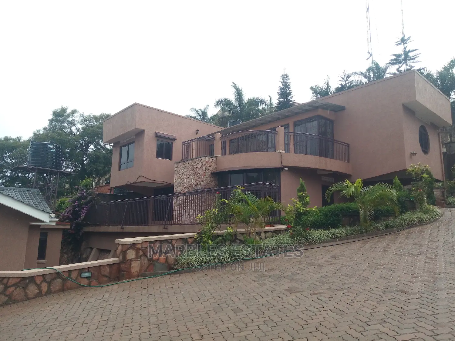 9bdrm House in Kololo, Central Division for Rent