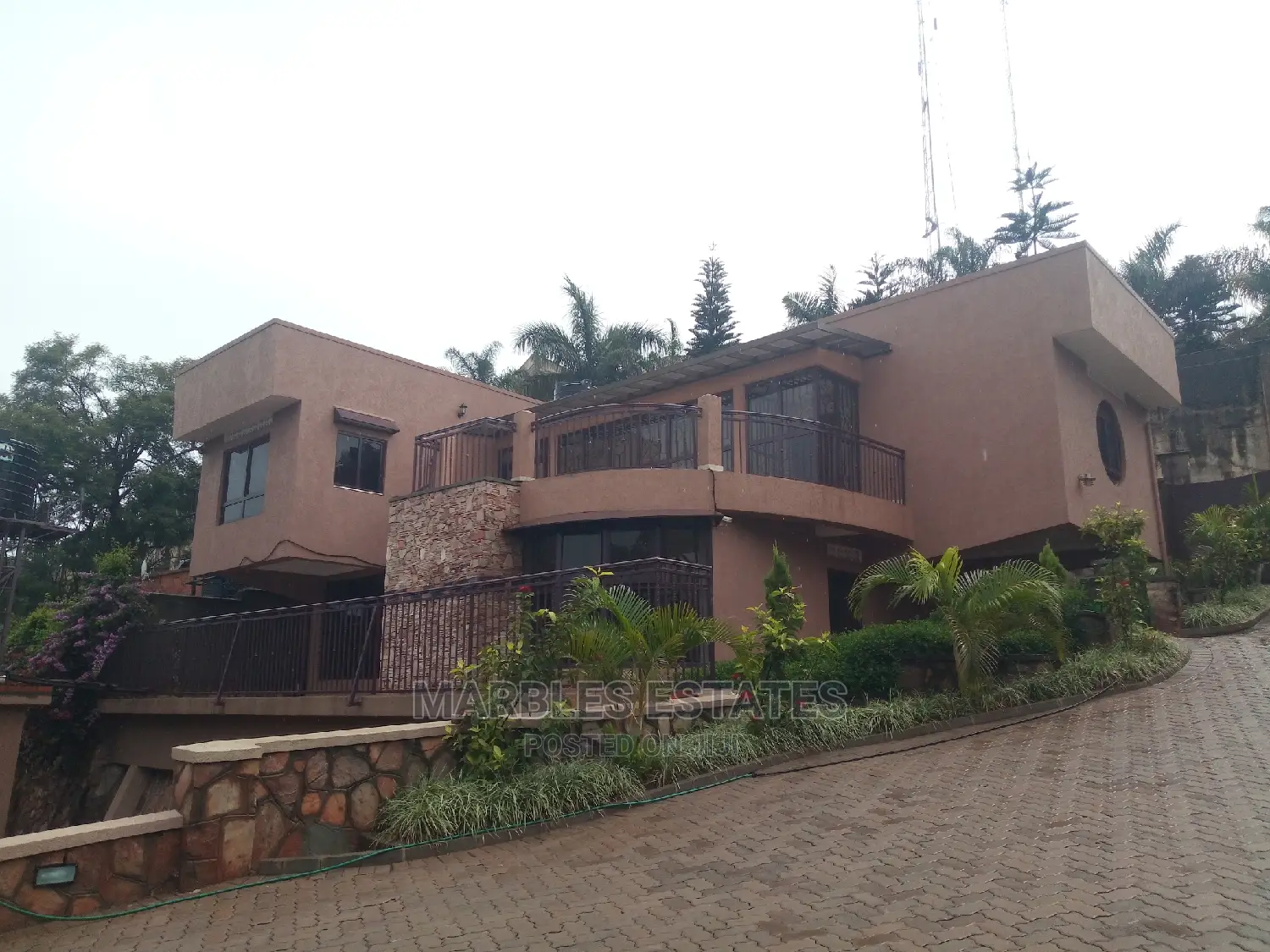 9bdrm House in Kololo, Central Division for Rent