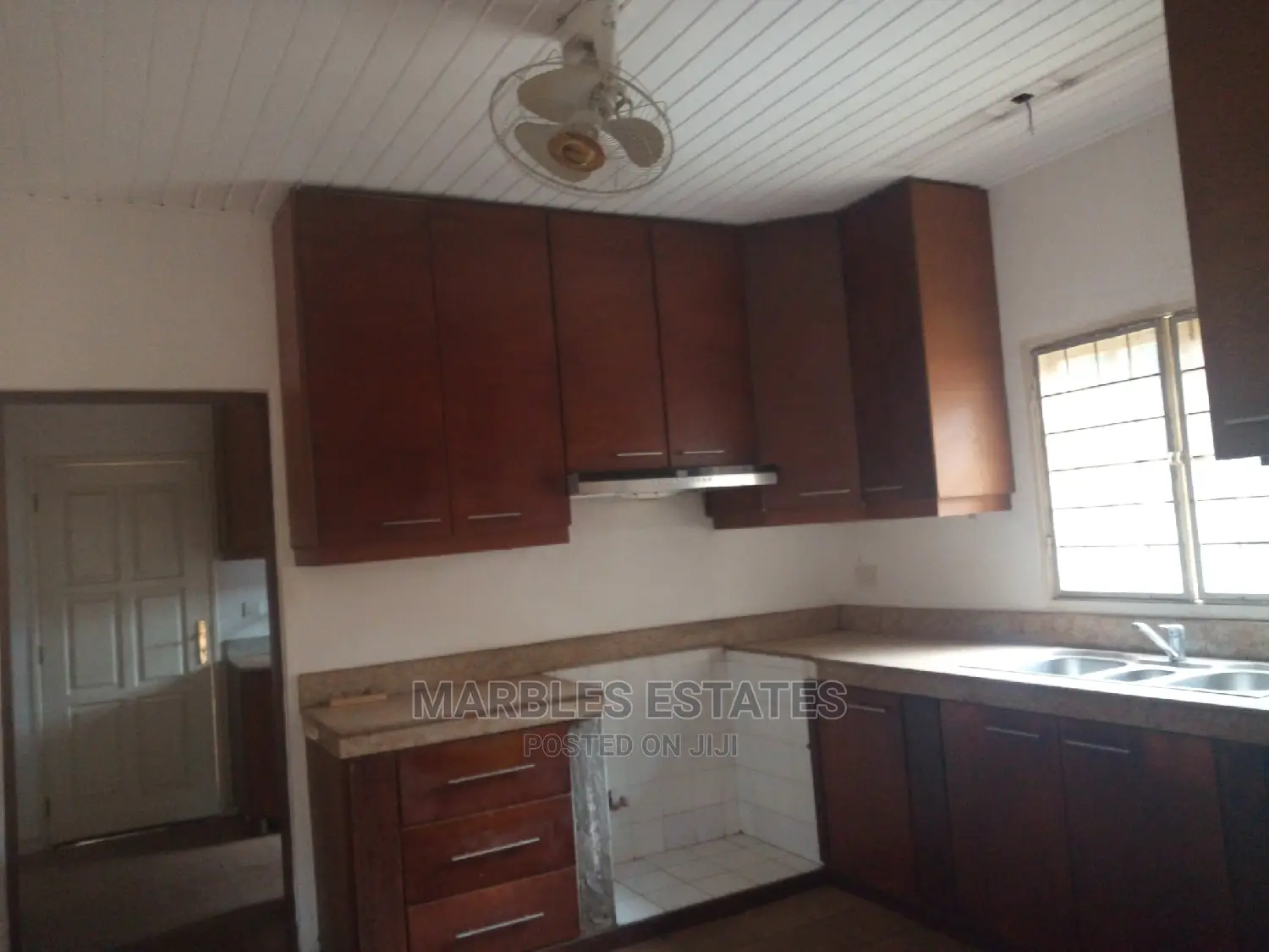 5bdrm House in Bugolobi, Central Division for Sale