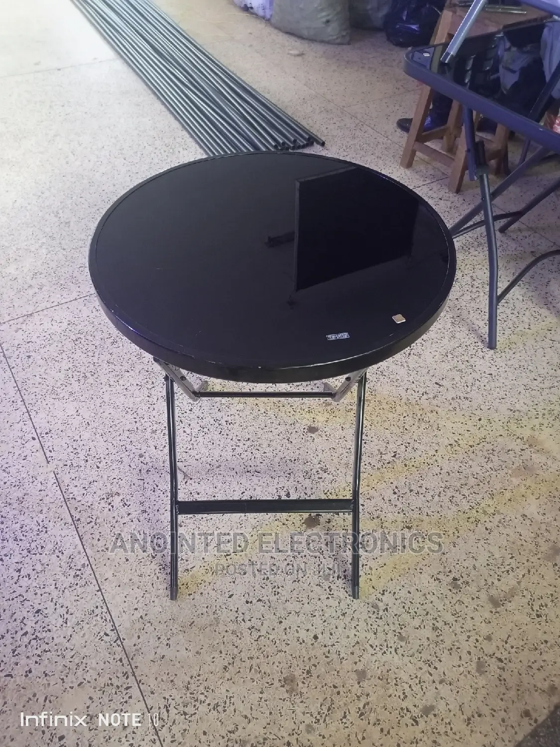 Foldable Glass Round Table