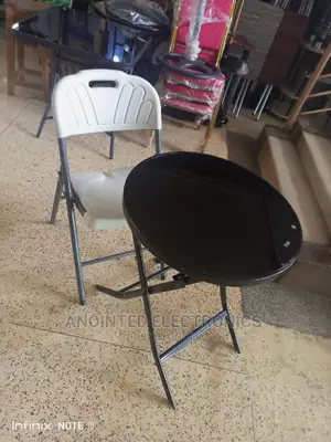 Foldable Glass Round Table