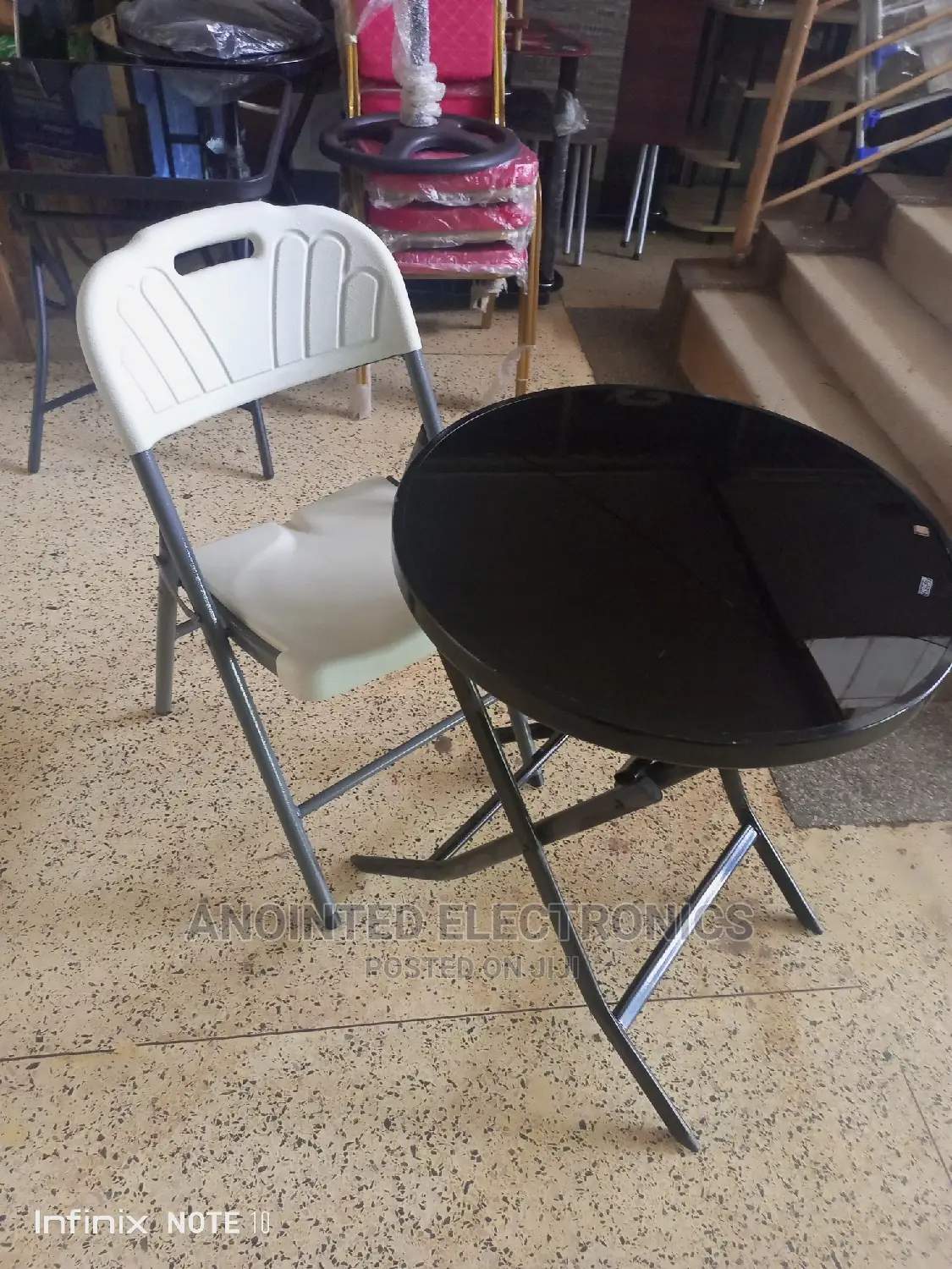 Foldable Glass Round Table