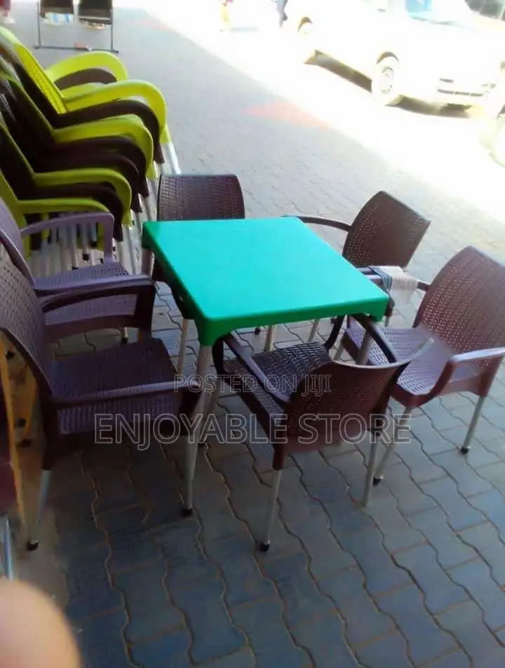 Plastic Set of Strong Square Table and Chairs