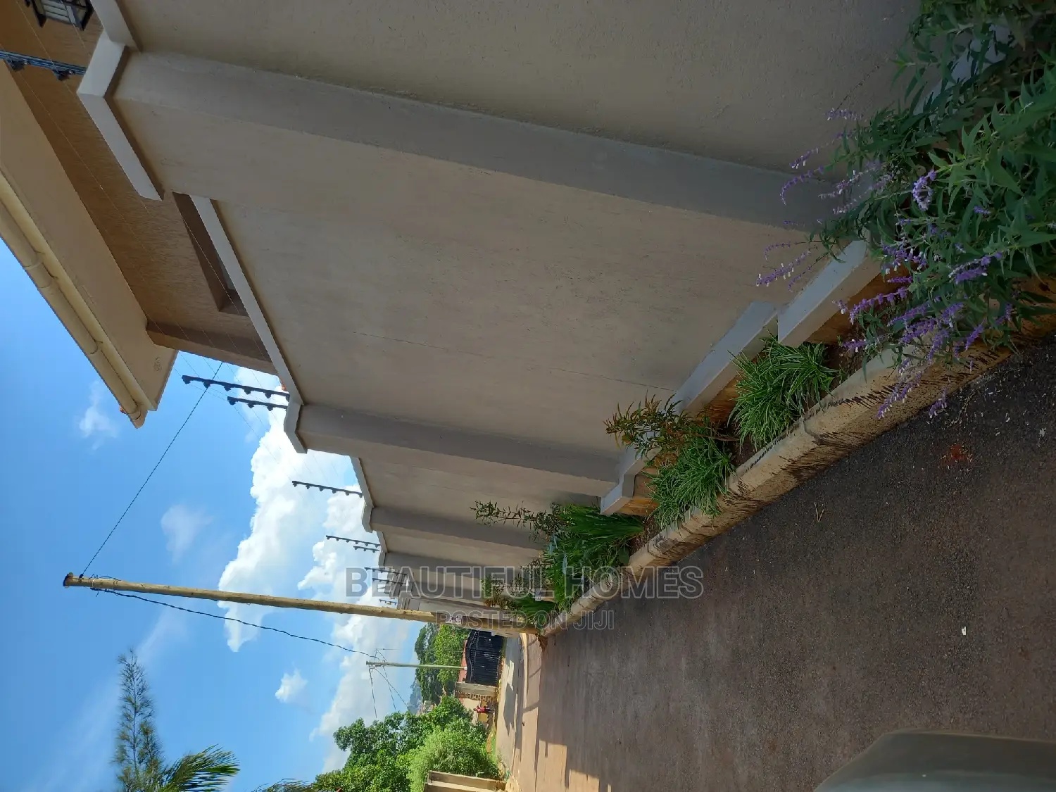 Furnished 4bdrm House in Kira for Sale
