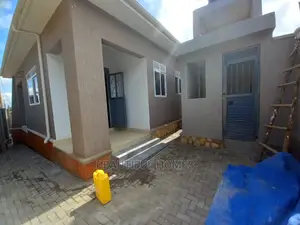 Furnished 4bdrm House in Kira for Sale