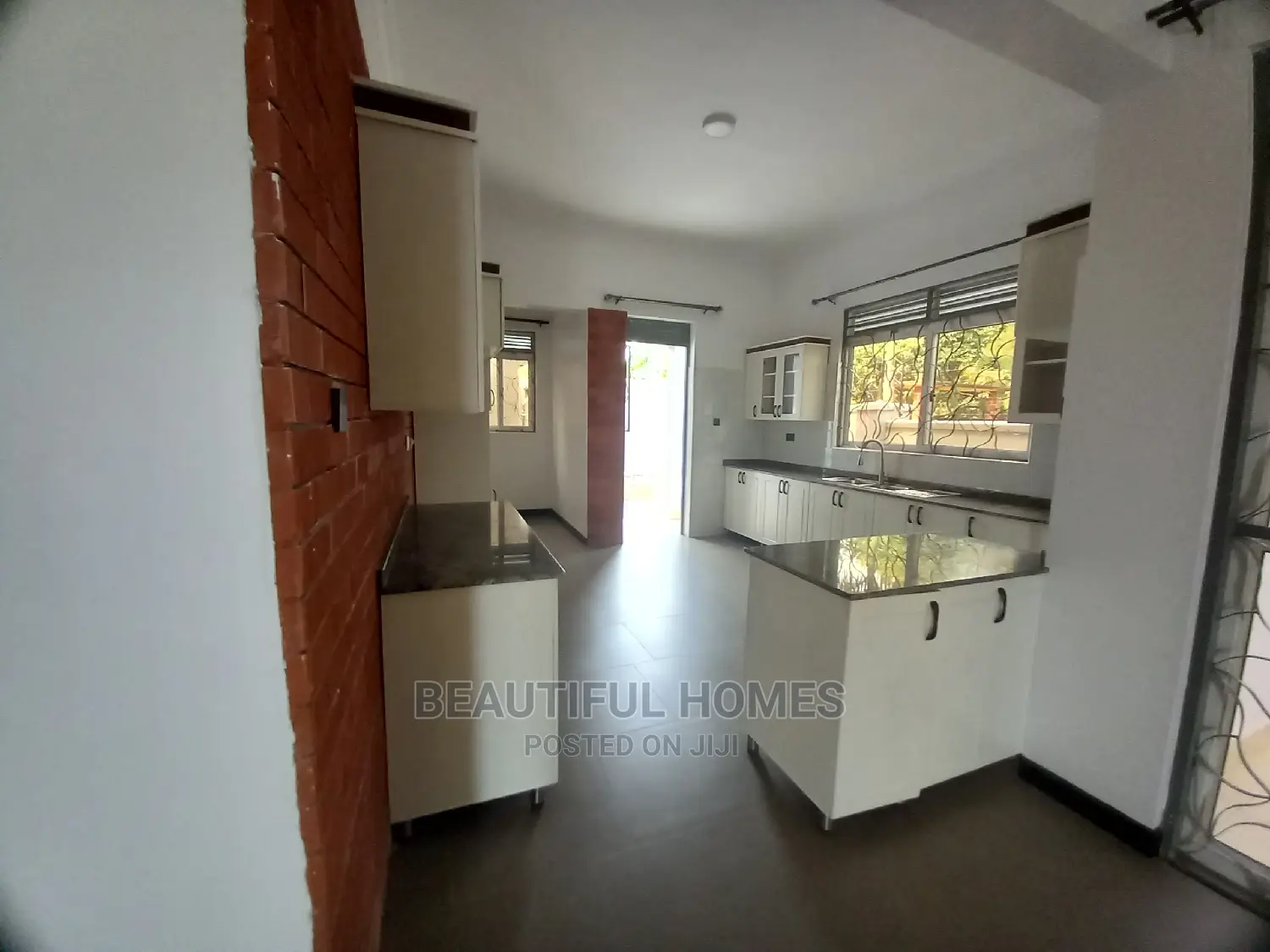 Furnished 4bdrm House in Kira for Sale