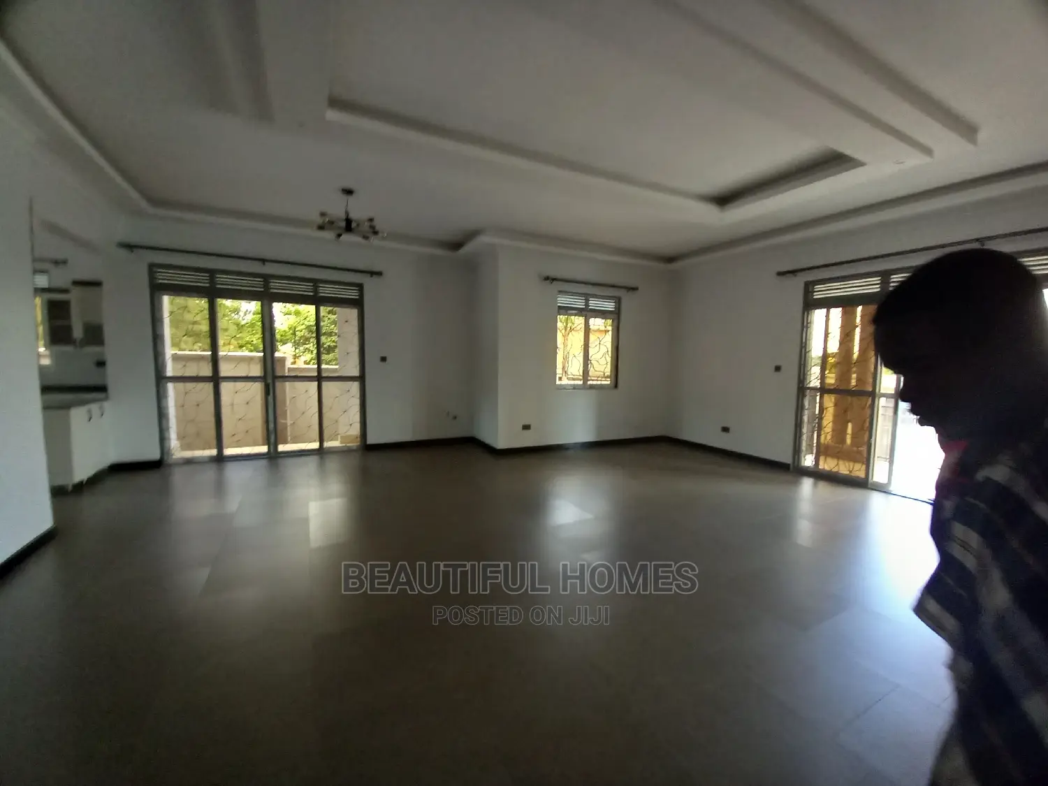Furnished 4bdrm Bungalow in Kira Corporate for Sale