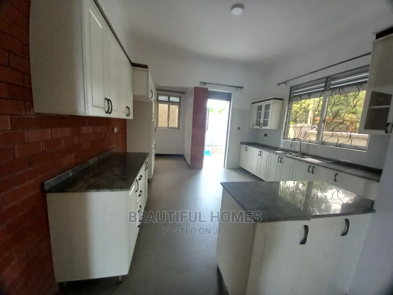 Furnished 4bdrm Bungalow in Kira Corporate for Sale