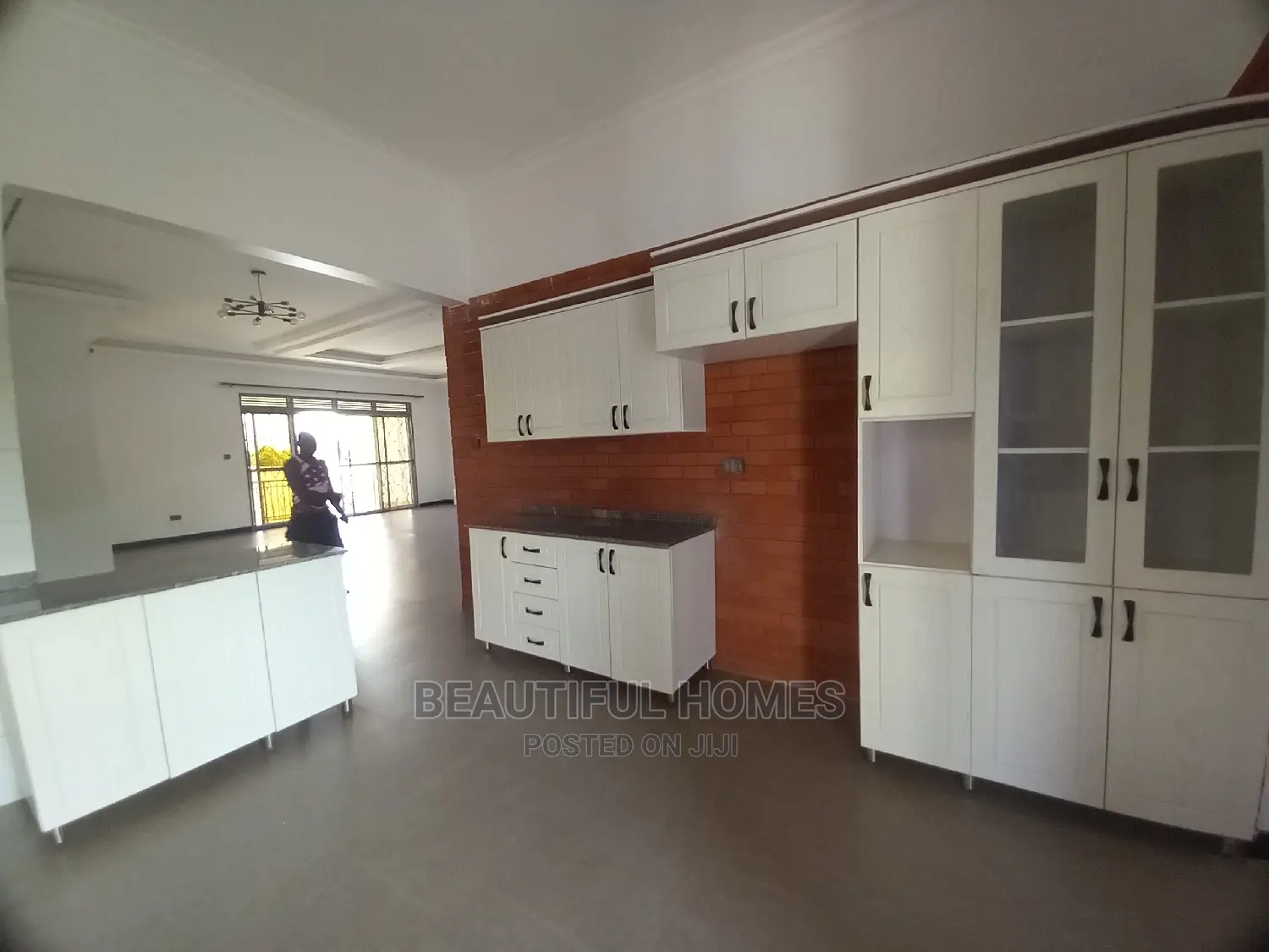 Furnished 4bdrm House in Kira Mamerito Road for Sale