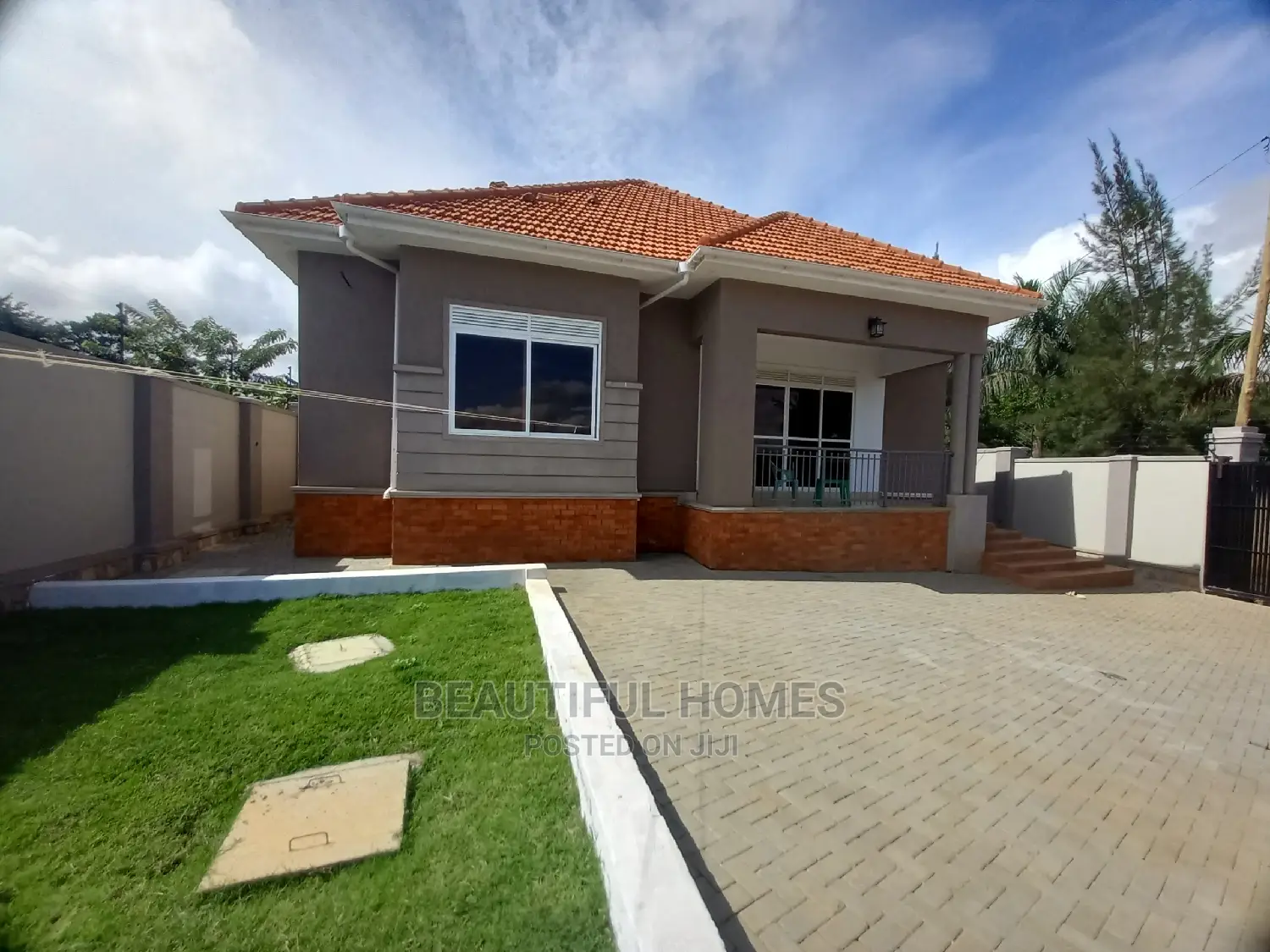 Furnished 4bdrm Bungalow in Kira Ministers for Sale