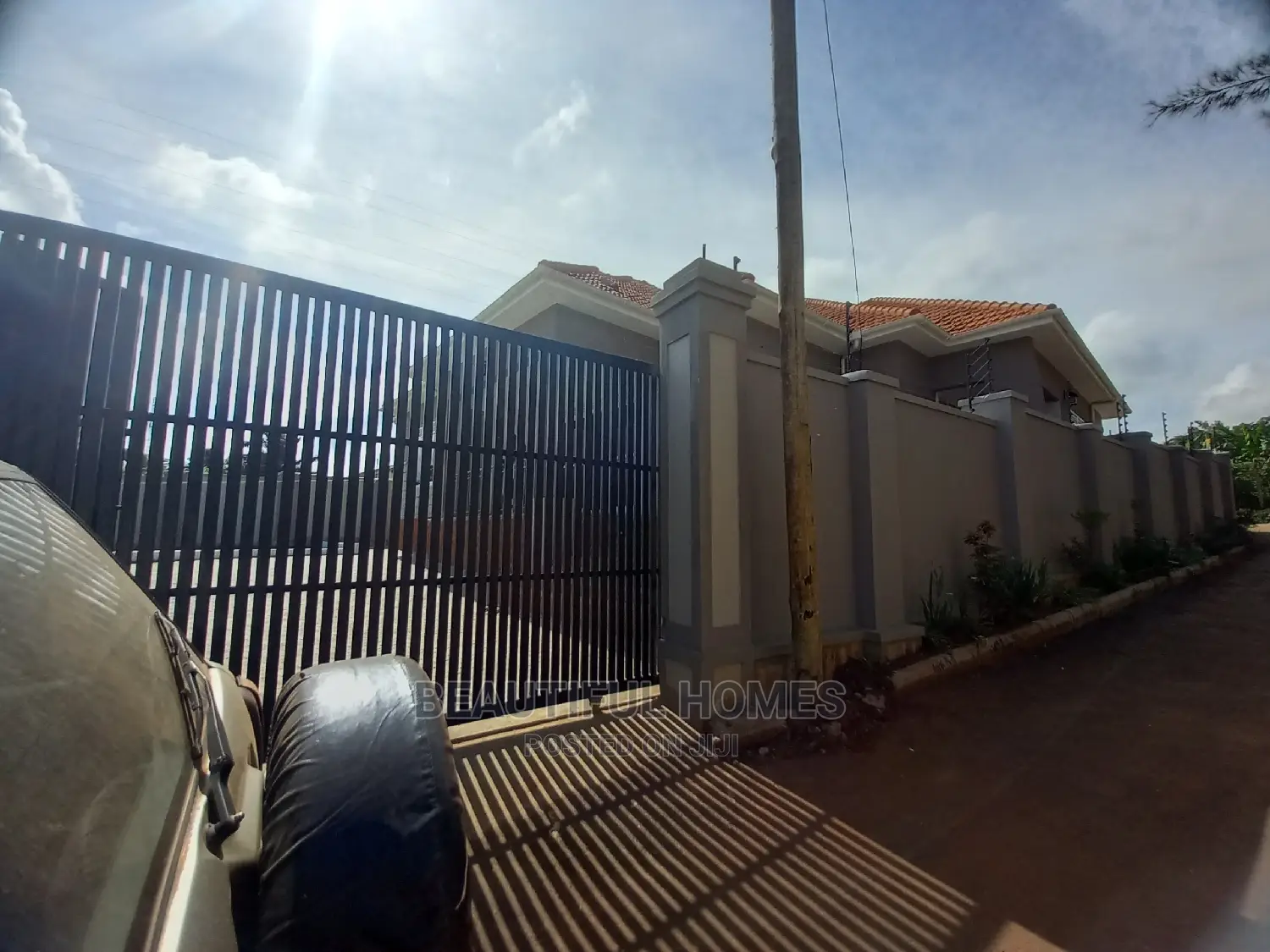Furnished 4bdrm Bungalow in Kira Ministers for Sale