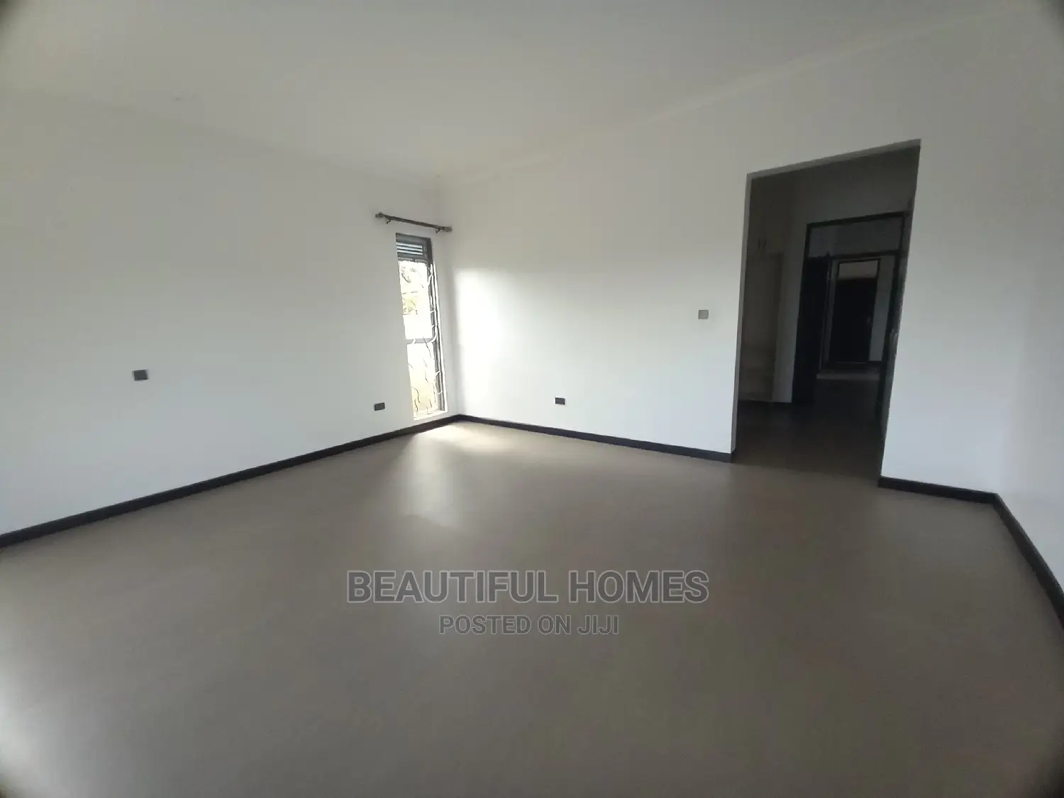 Furnished 4bdrm Mansion in Kira Rich for Sale