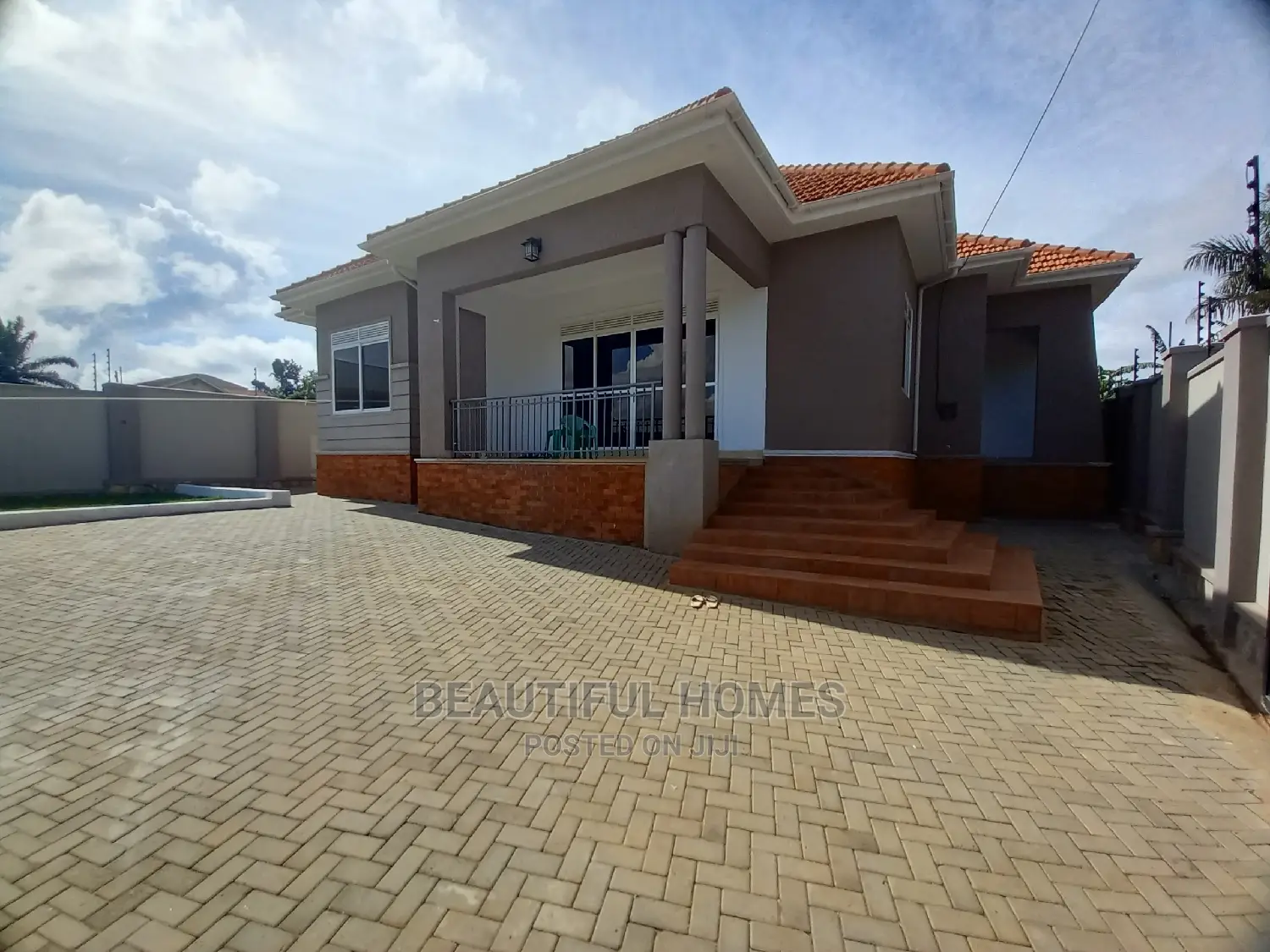 Furnished 4bdrm Mansion in Kira Rich for Sale