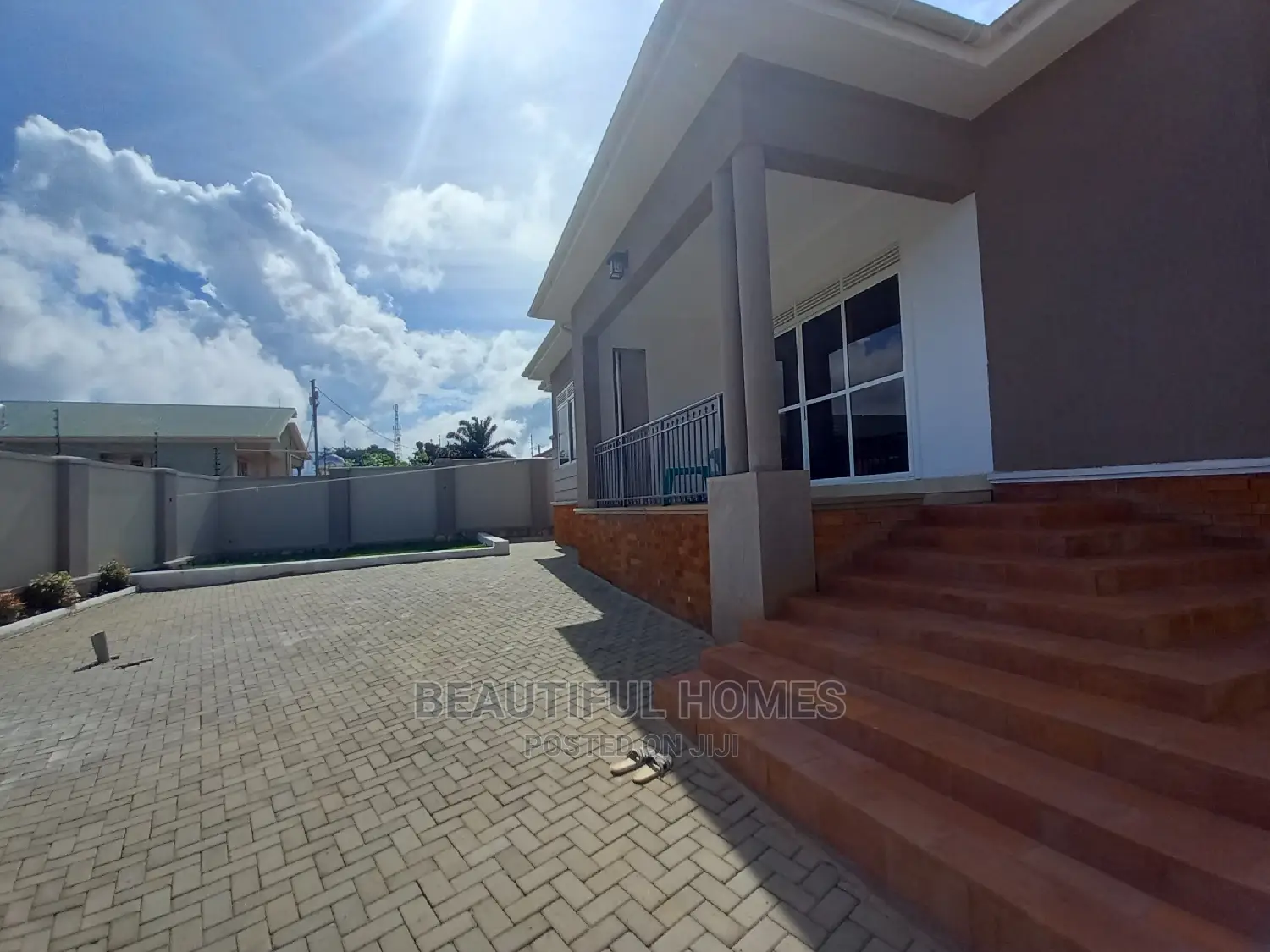 Furnished 4bdrm Mansion in Kira Modern for Sale