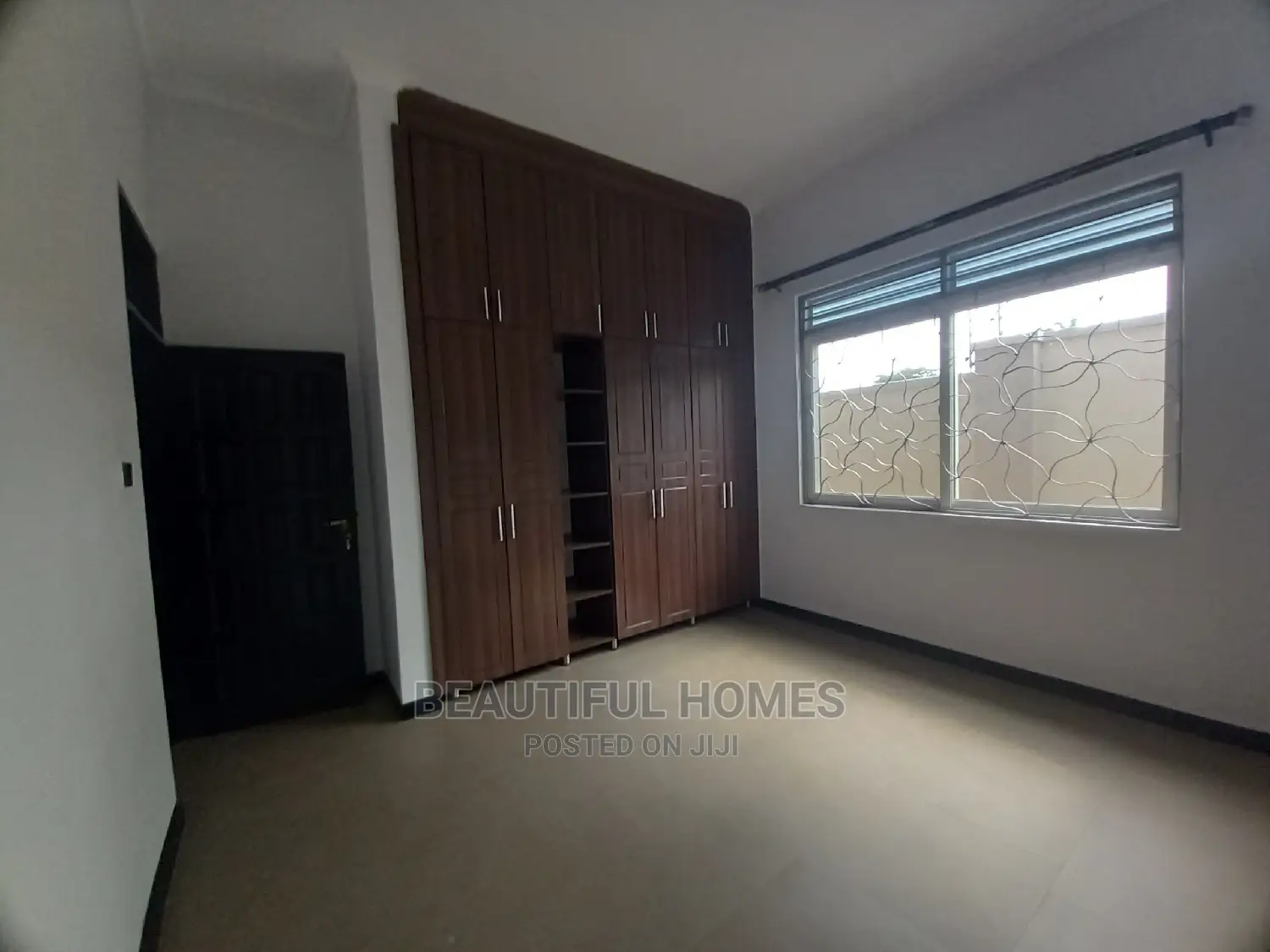Furnished 4bdrm Bungalow in Kira for Sale