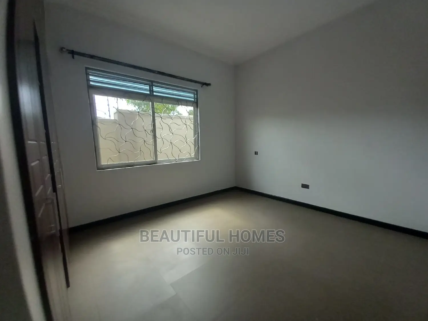 Furnished 4bdrm Bungalow in Kira for Sale