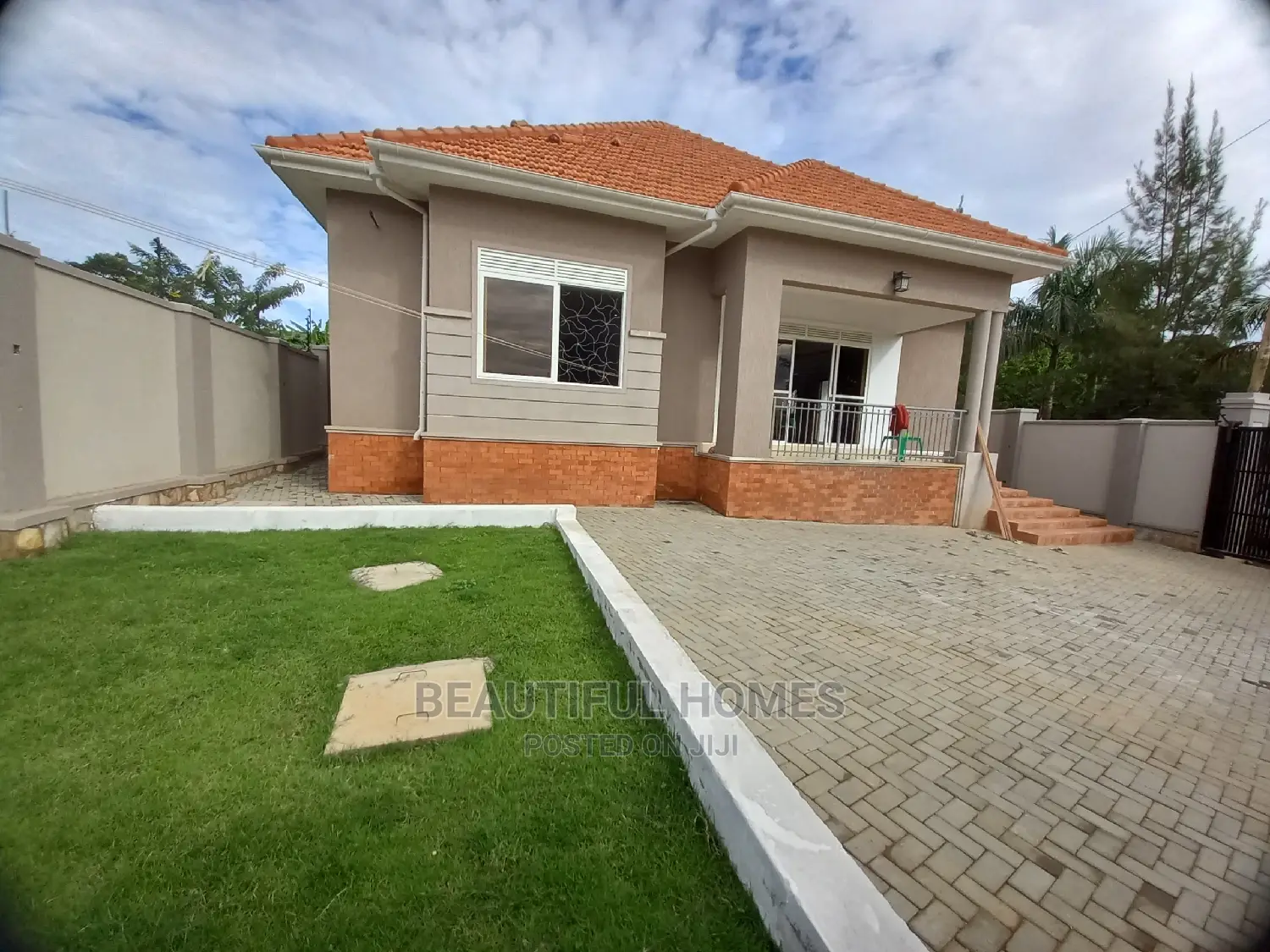 Furnished 4bdrm Bungalow in Kira for Sale