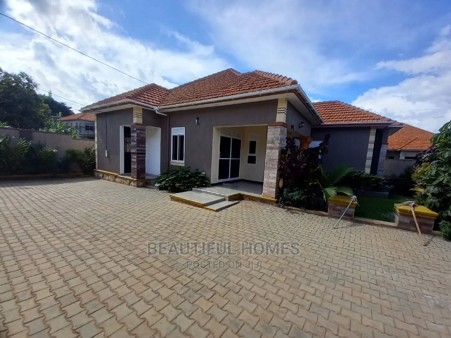 Furnished 4bdrm House in Kira Mamerito Road for Sale