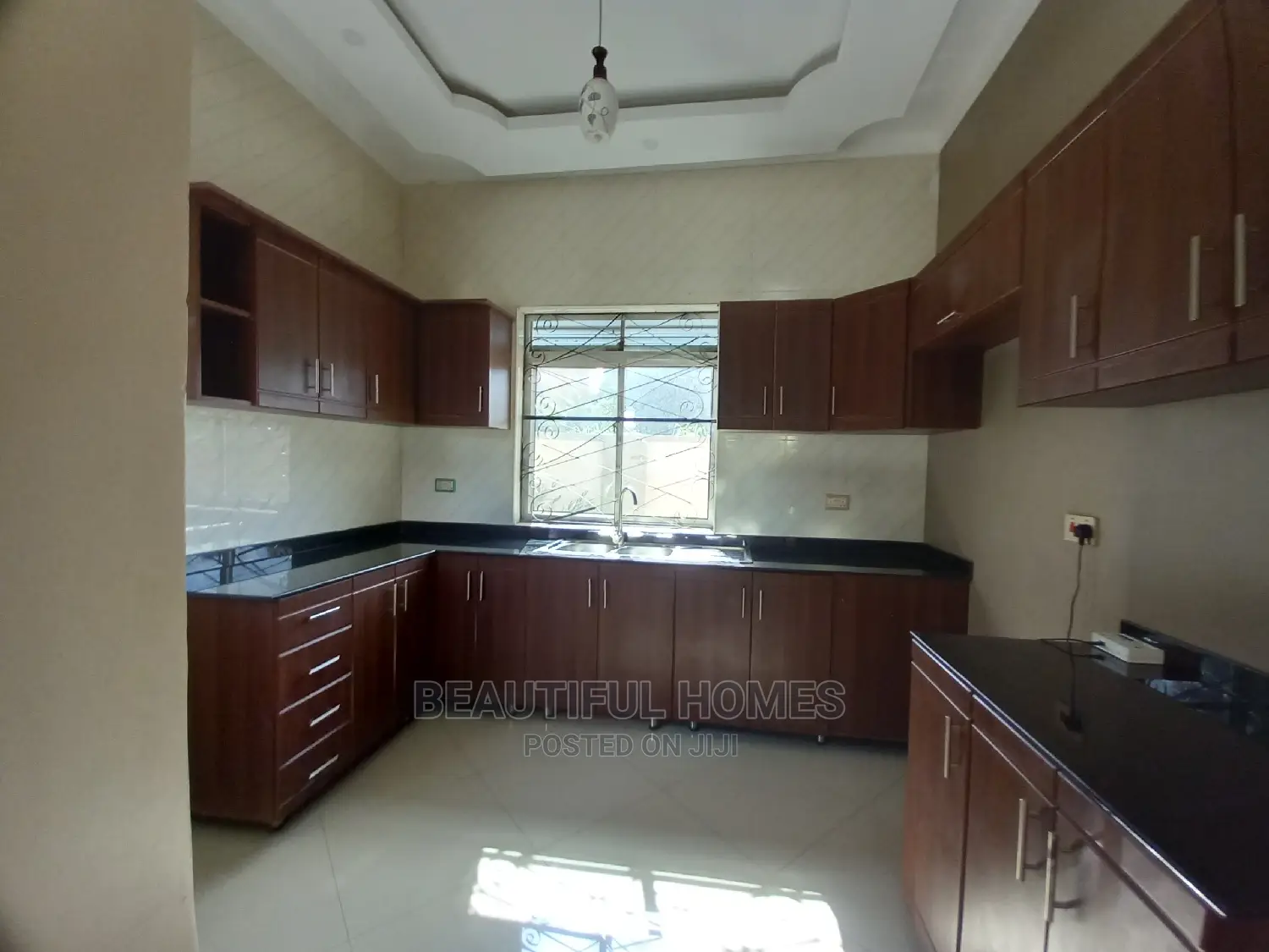 Furnished 4bdrm House in Kira Mamerito Road for Sale