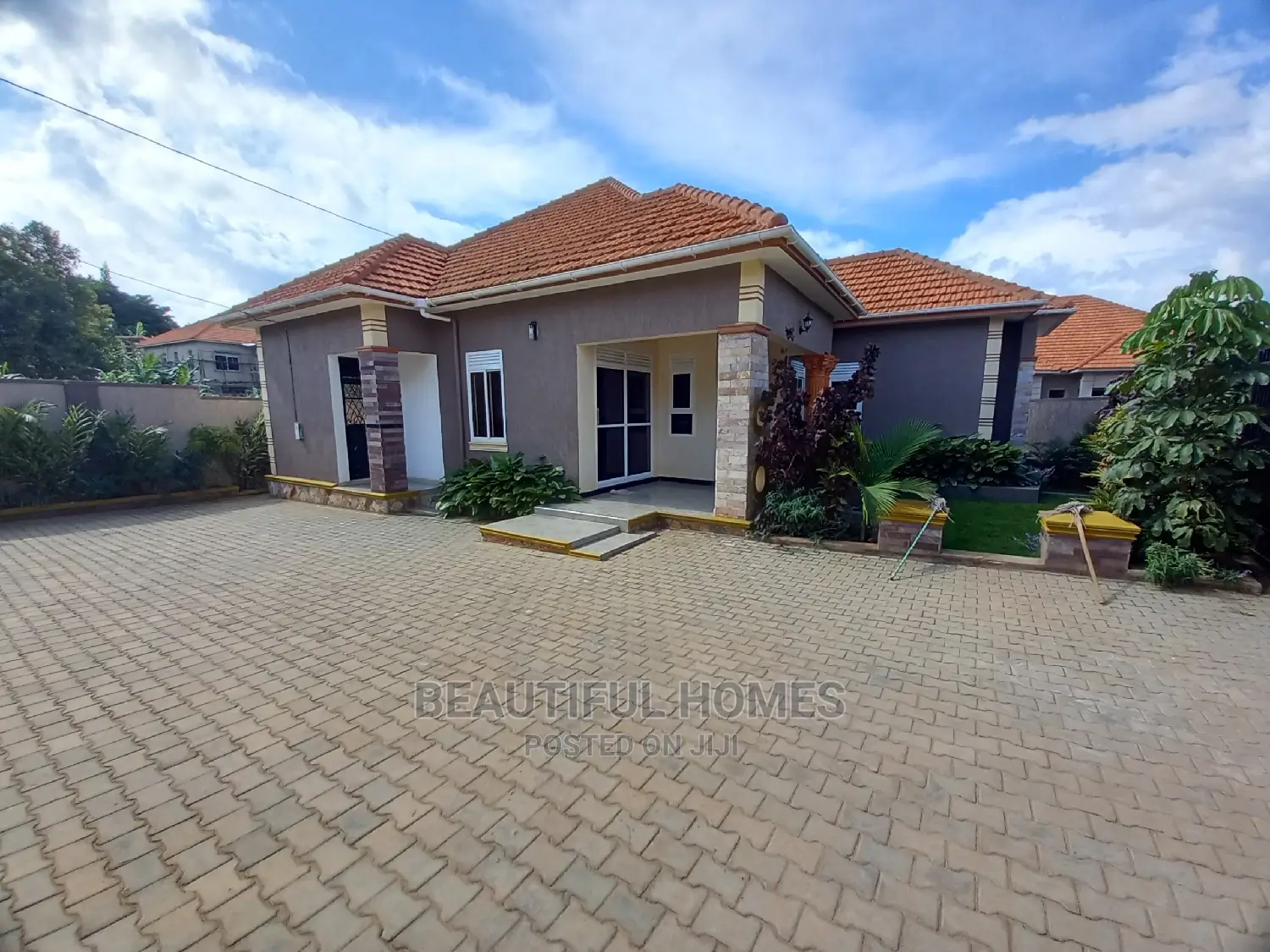 Furnished 4bdrm Bungalow in Kira for Sale
