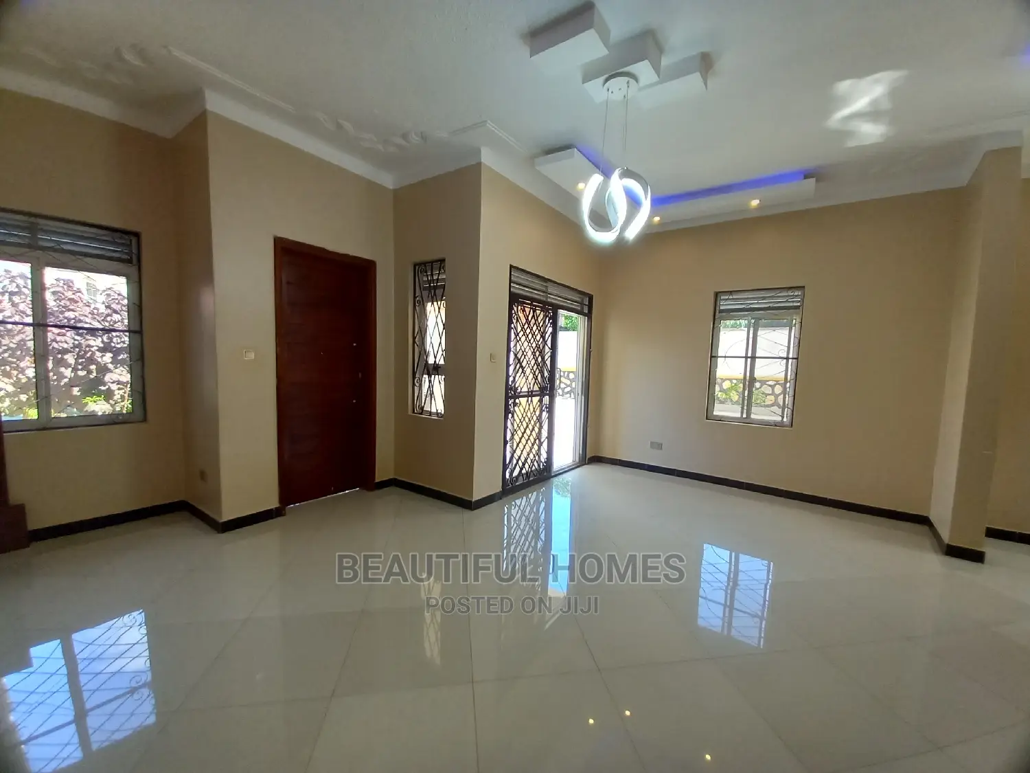 Furnished 4bdrm Bungalow in Kira for Sale